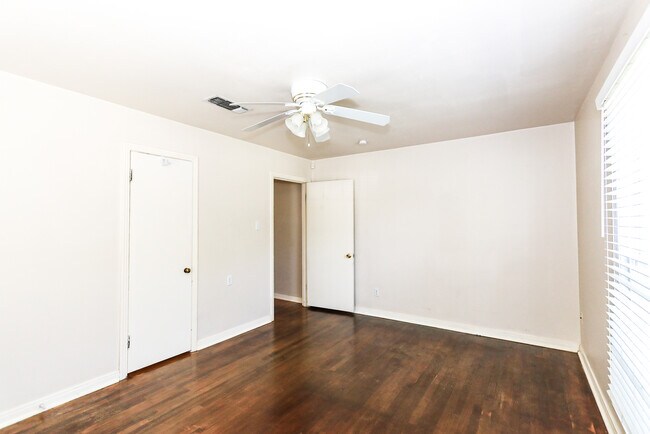 Building Photo - 2517 33rd St