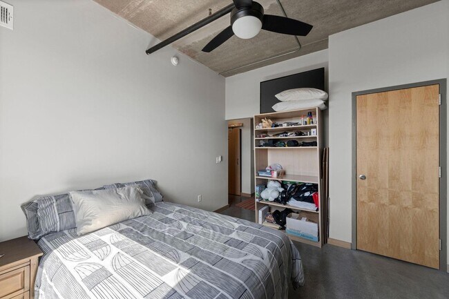 Building Photo - 710 N 4th St