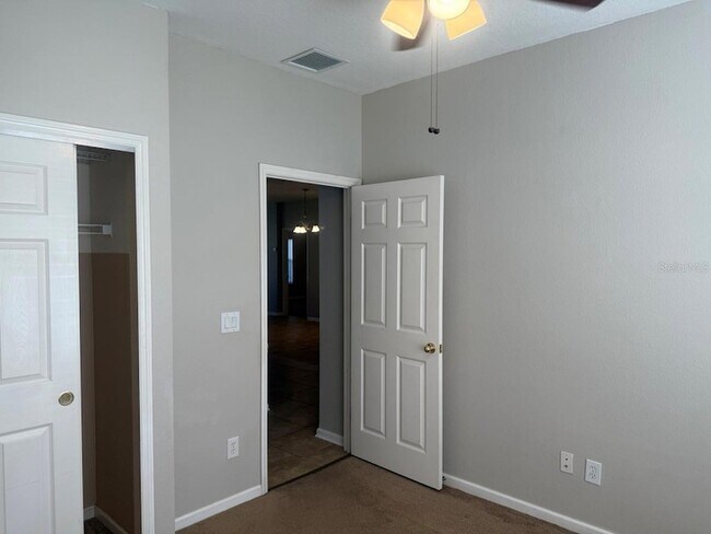 Building Photo - 420 Moss View Cir