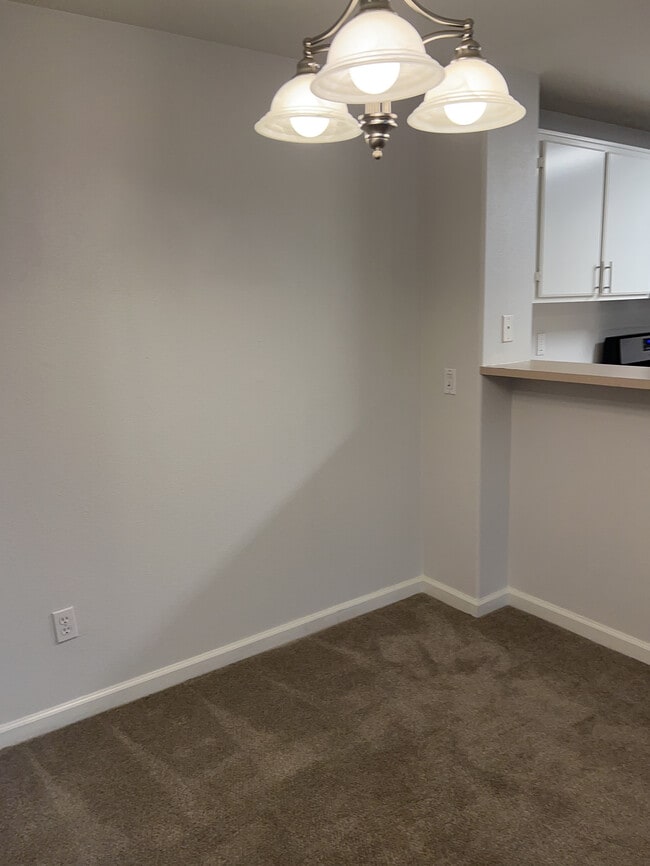 Dining Area - 31230 Taylor Ln