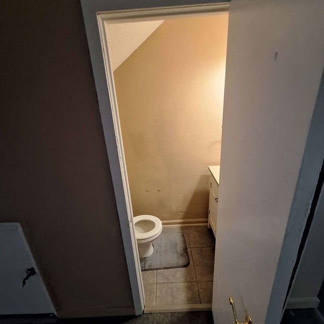 Building Photo - 2117 Giuffras Ave