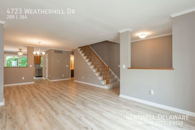 Building Photo - GORGEOUS TOWNHOME