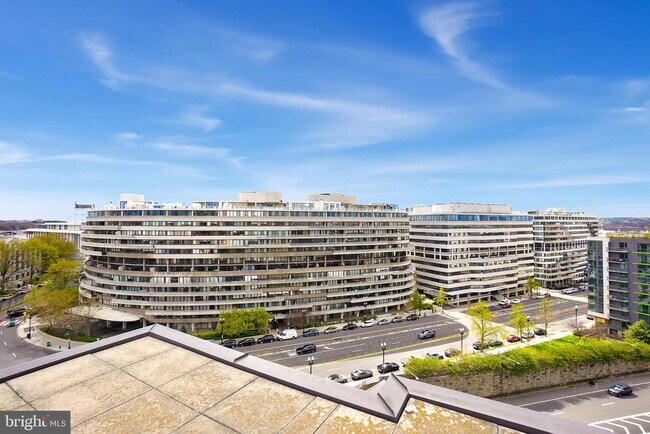 Building Photo - 800 25th St NW