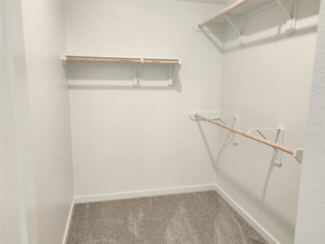 Building Photo - 5827 Linda Cv Ln