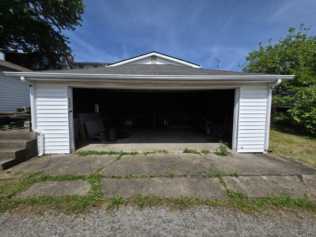 Building Photo - 3 Bed 1 Bath in Rochester PA