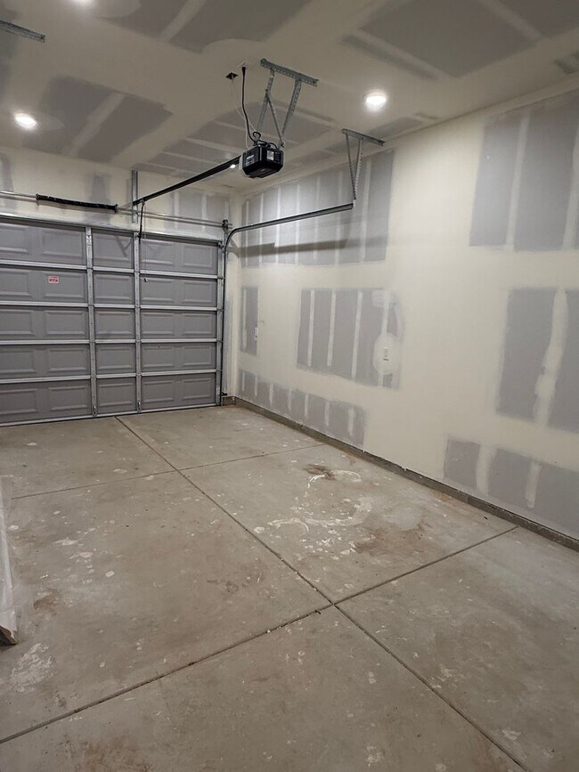 Building Photo - Illinois Ave/Jonnie Way