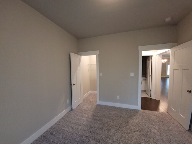 Building Photo - Zeirdt Road - Redstone Gate 7 - Toyato Field