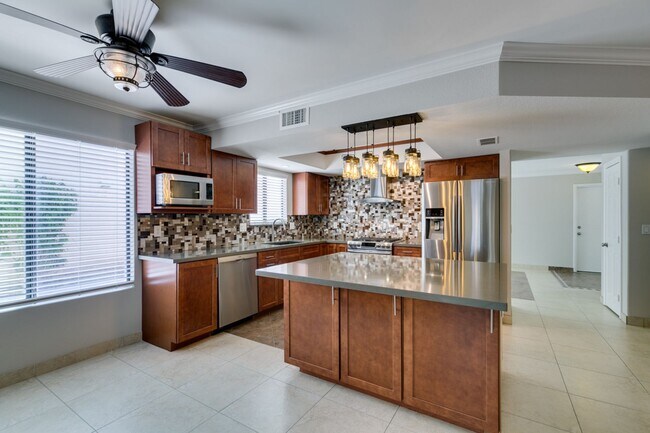 Building Photo - Amazing 3-bdrm home in Green Valley!