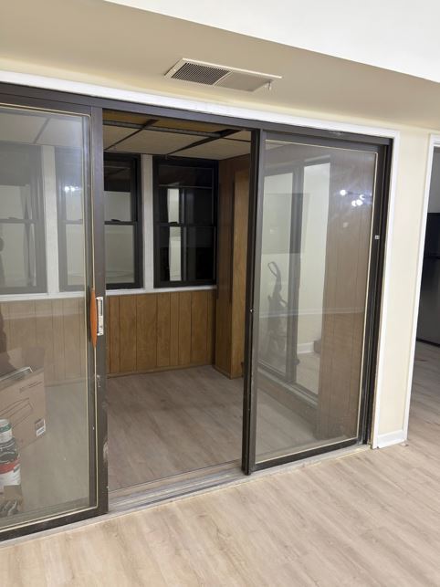 Building Photo - Columbia Condo