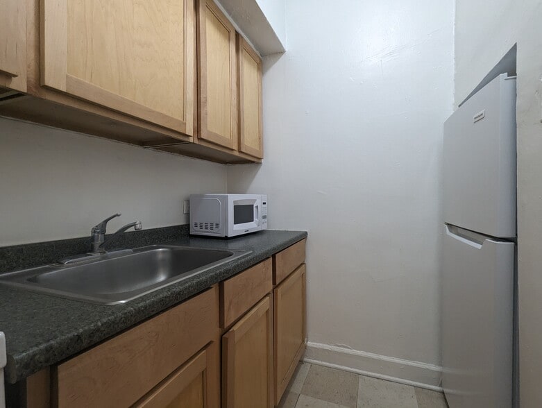 Building Photo - 535 W Arlington Pl