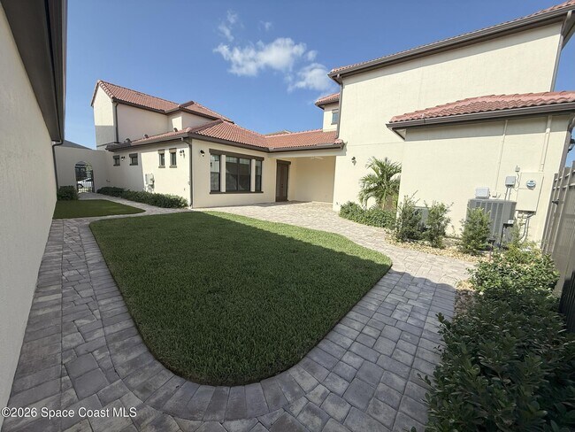 Building Photo - 8367 Gullen Dr