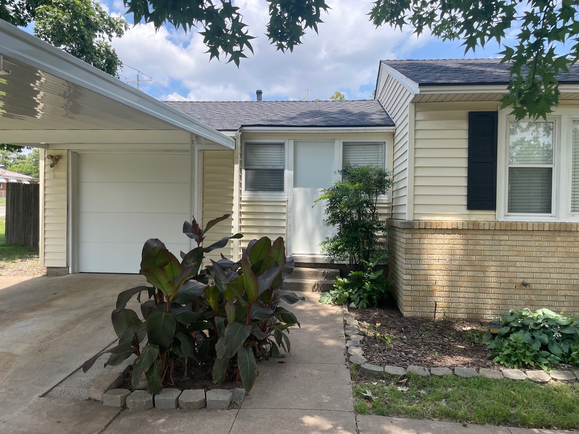 2nd entry - 4903 E 25th St