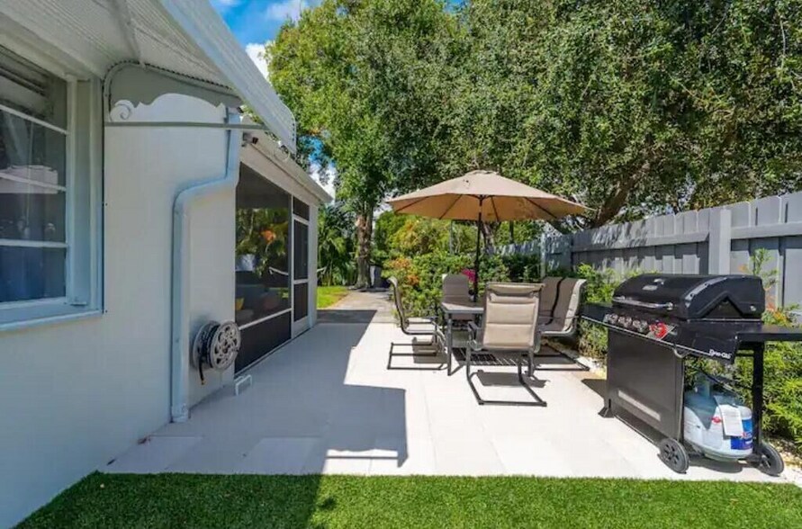 Building Photo - 5515 Spruce Ave