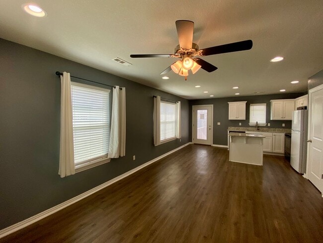 Building Photo - 1660 Gallant Fox Ln