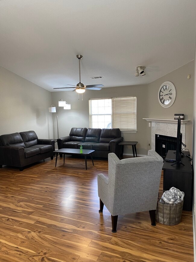 Building Photo - 4847 W Ponca St