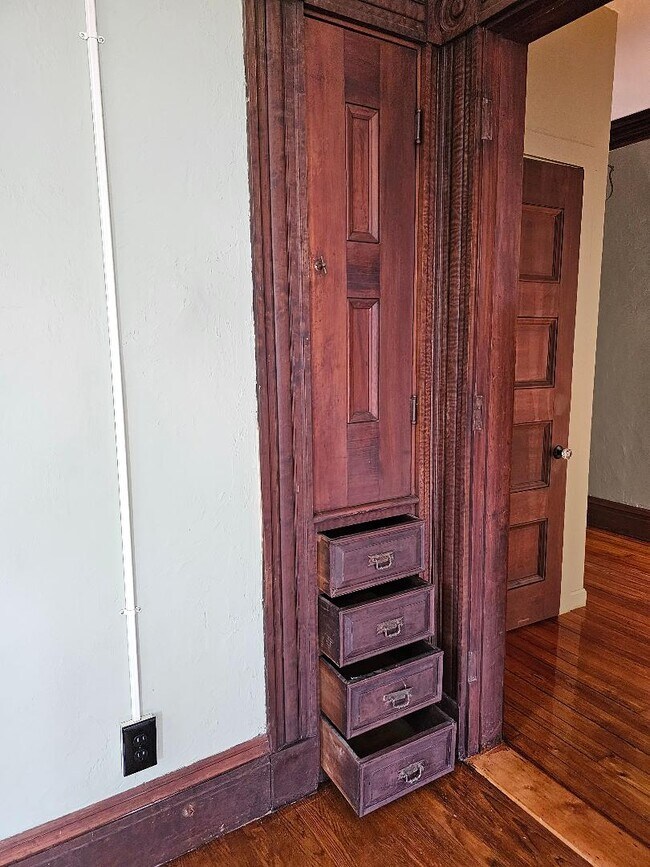 Building Photo - 764 Rock St