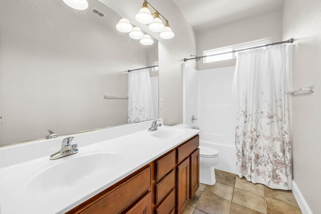 Building Photo - 9 Dulcibbella Pl