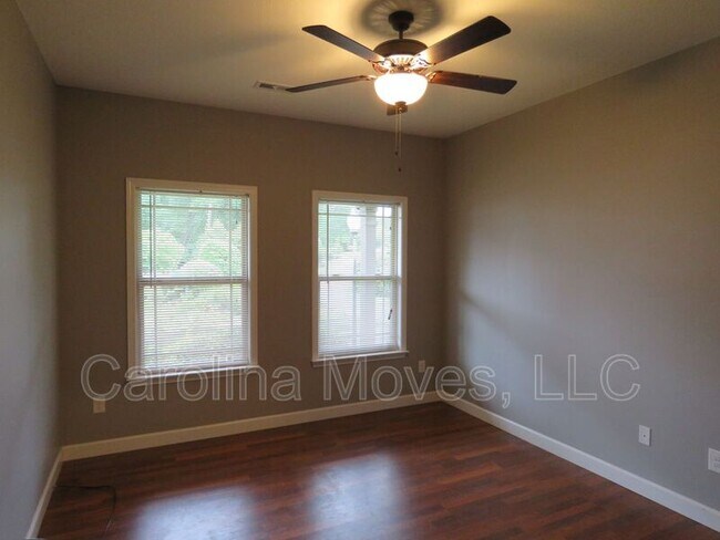 Building Photo - 105 Dellwood Drive