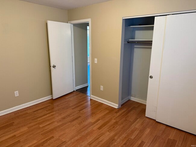 Building Photo - 3333 Kendale Dr