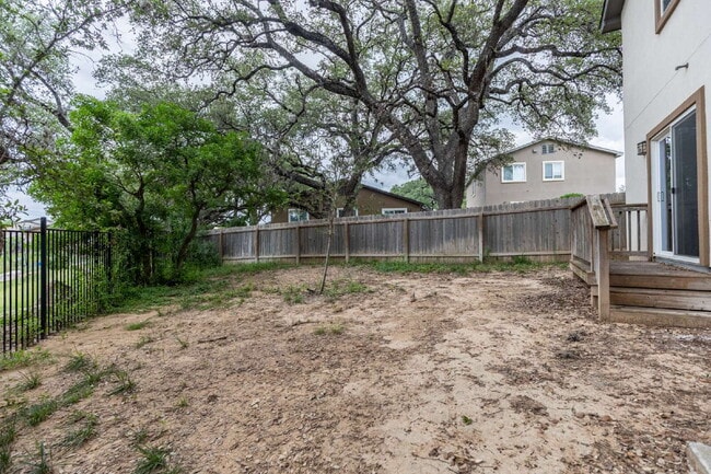 Building Photo - 10322 Relic Oaks