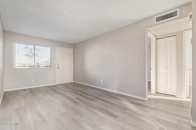 Building Photo - 7144 N 66th Dr
