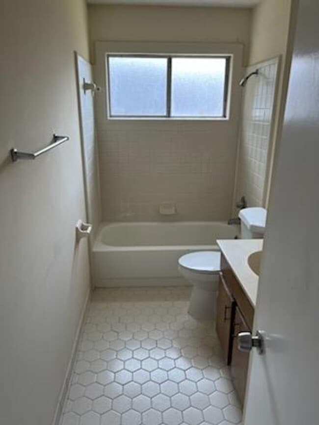 Building Photo - under repair