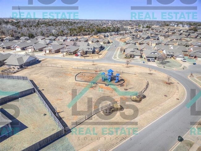 Building Photo - Amazing Rental in Choctaw