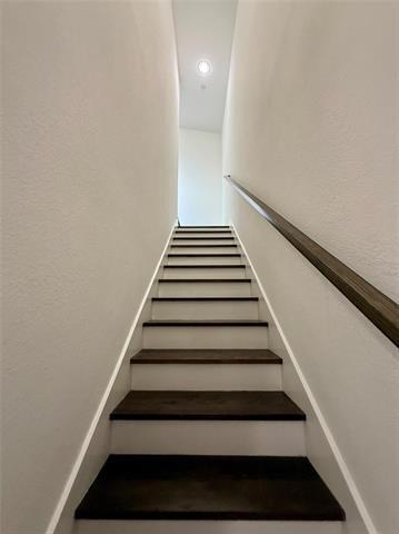 Building Photo - 4211 Delano Pl