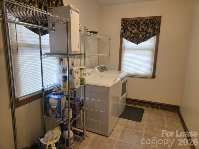 Building Photo - 1568 Triplett Rd