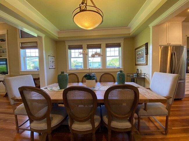 Building Photo - For Rent: Gorgeous 3 Bed, 2 Bath Custom Home & Large Lanai available 5/15/26-1/15/27