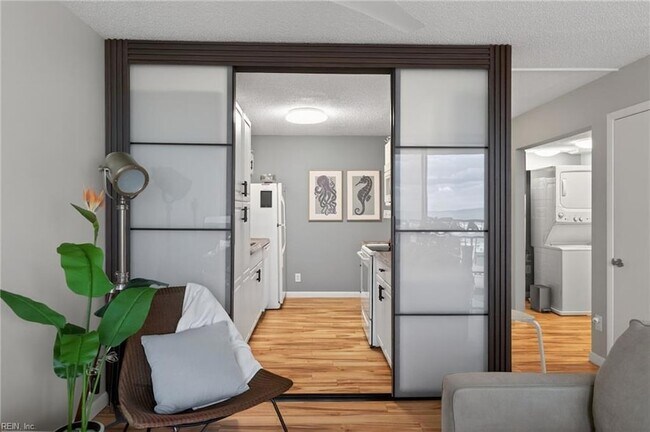 Building Photo - 3288 Page Ave