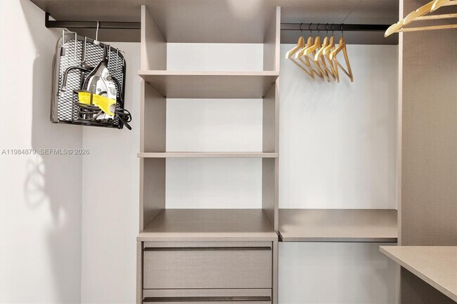 Building Photo - 11 NE 6th St