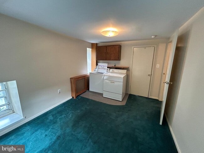 Building Photo - 6502 Ridge Ave