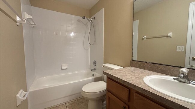 Building Photo - 252 Bramley Ct