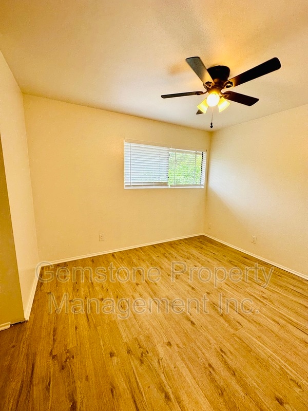 Building Photo - 5233 Countryside Dr