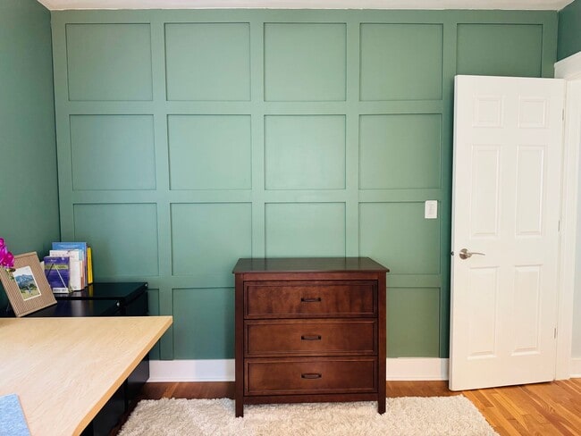 Building Photo - East Grand Rapids Gem: 4-Bedroom, 2-Bath U...