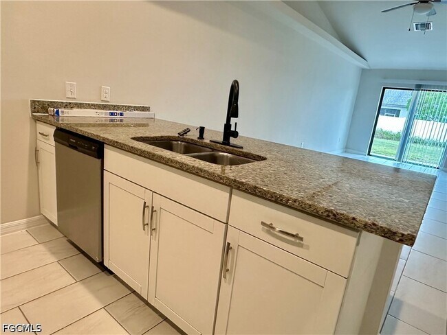 Building Photo - 4406 Skyline Blvd