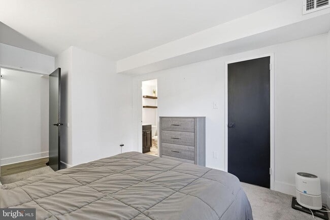 Building Photo - 11647 Stoneview Square