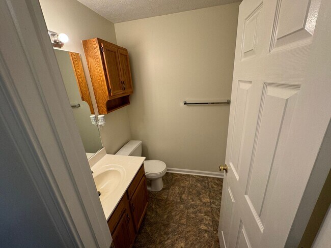 Building Photo - Ranch style 3 Bedroom and 2 Full Baths Home