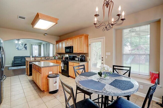 Building Photo - 3784 Turetella Dr