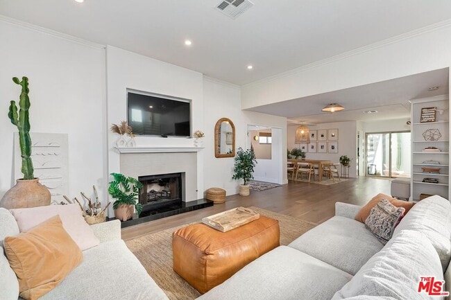 Building Photo - 810 Commonwealth Ave