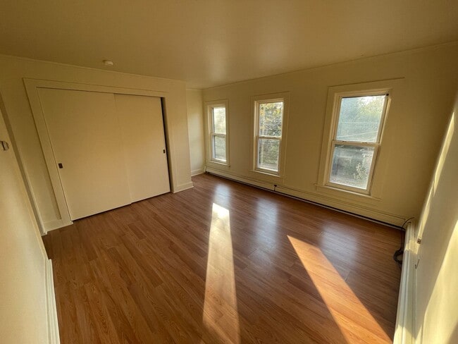 Building Photo - Fantastic 3 bedroom 1/2 Double in the Borough of Stroudsburg!