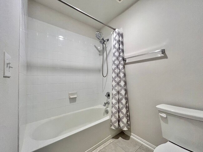 Building Photo - 208 Azalea Spgs Rd