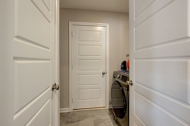 Building Photo - 715 Jodine Ann Dr