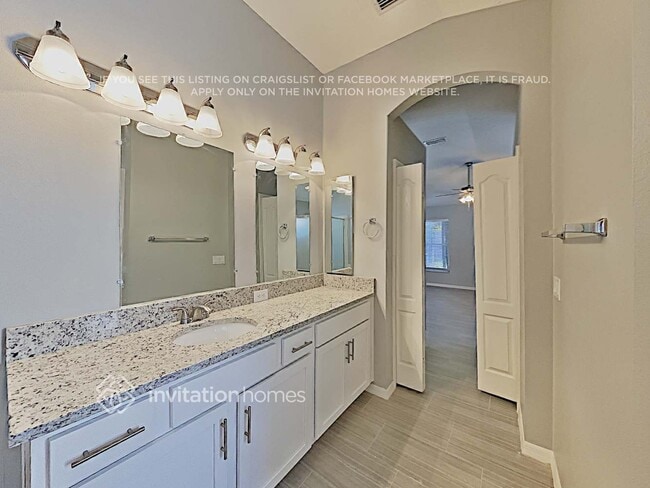 Building Photo - 1831 Greystone Heights Dr