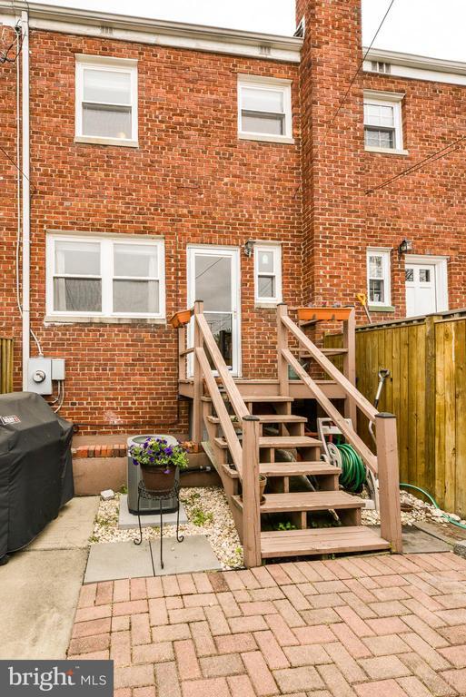 Building Photo - 629 S Henry St