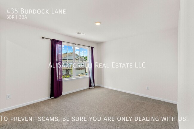 Building Photo - 435 Burdock Ln