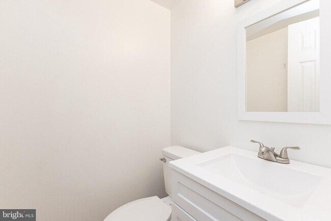 Building Photo - 14849 Ensor Ct