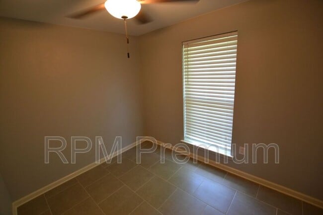 Building Photo - 1632 Mary Lou Dr