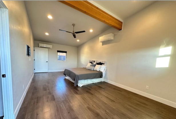 Building Photo - 1514 W River St